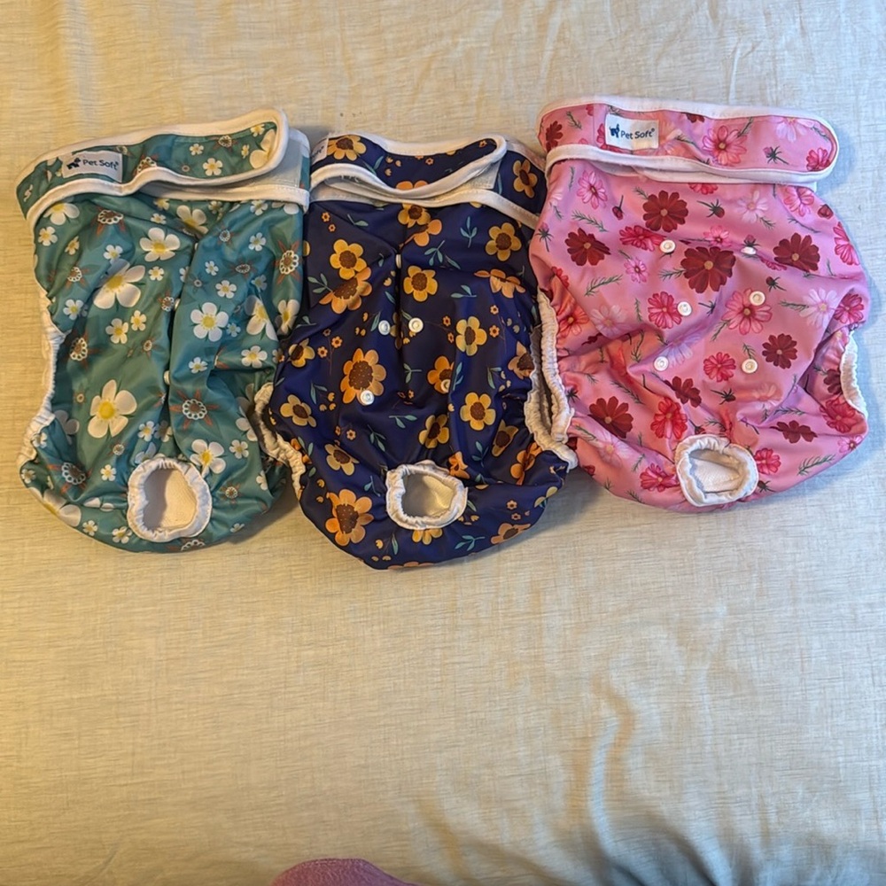 Doggy incontinence diapers. adjustable.